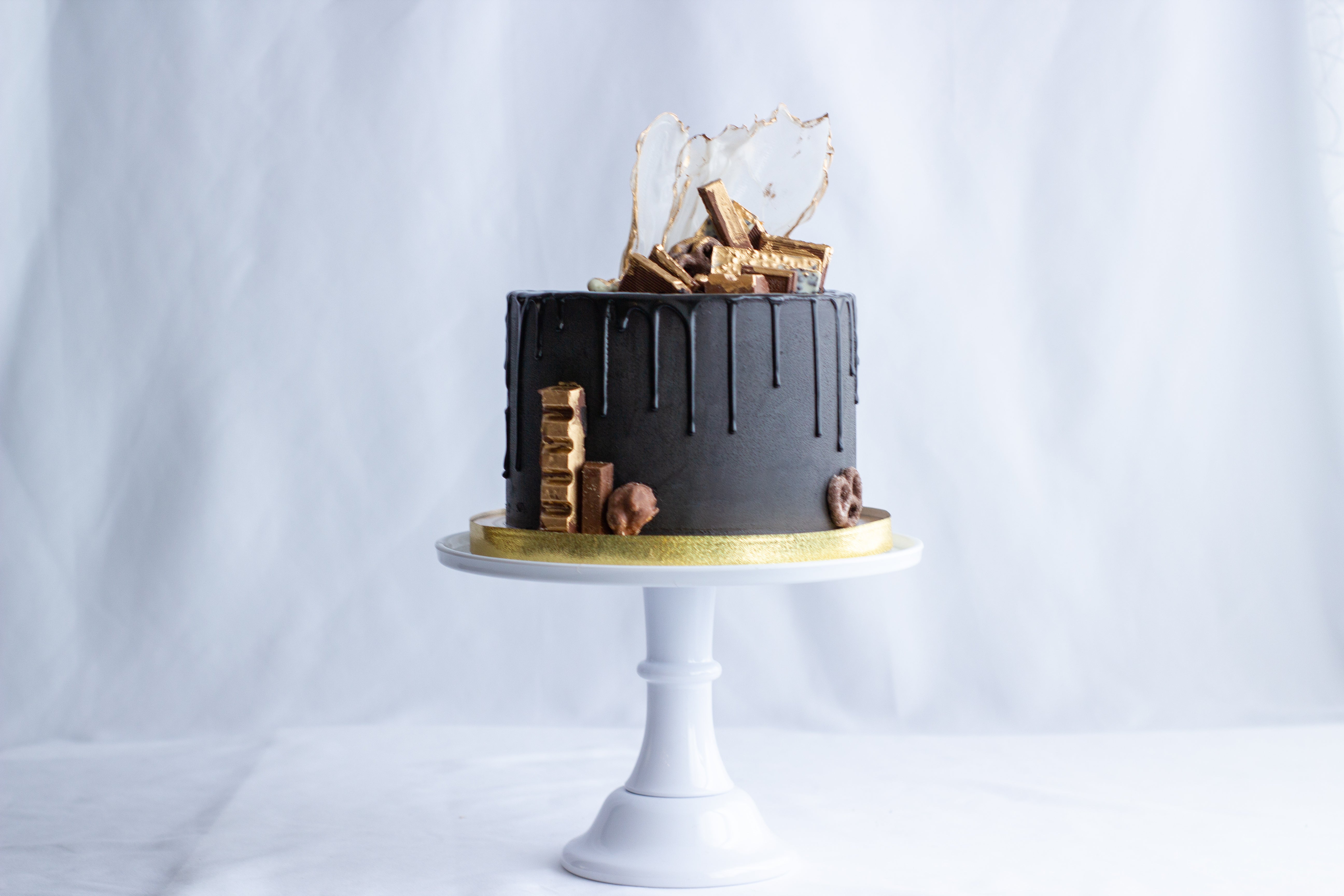 Black and Gold Cake Black and Gold Cake